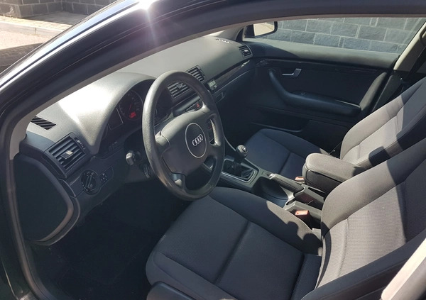 Audi A4 cena 15900 przebieg: 266449, rok produkcji 2004 z Żelechów małe 211